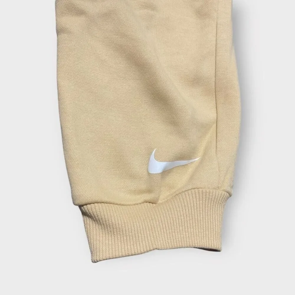 Nike Kids Swoosh Essential  Sesame Joggers Boys size 6 New with Tags